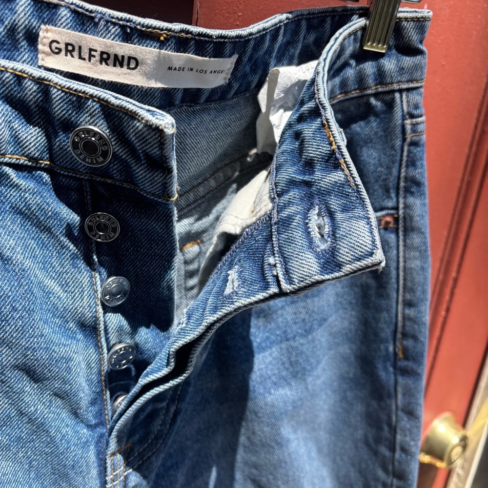 GRLFRND High Rise Blue Jeans with Vintage Distressing - Picture 4 of 7
